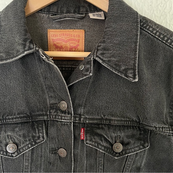Levi’s Black Trucker Jacket - Picture 2 of 4